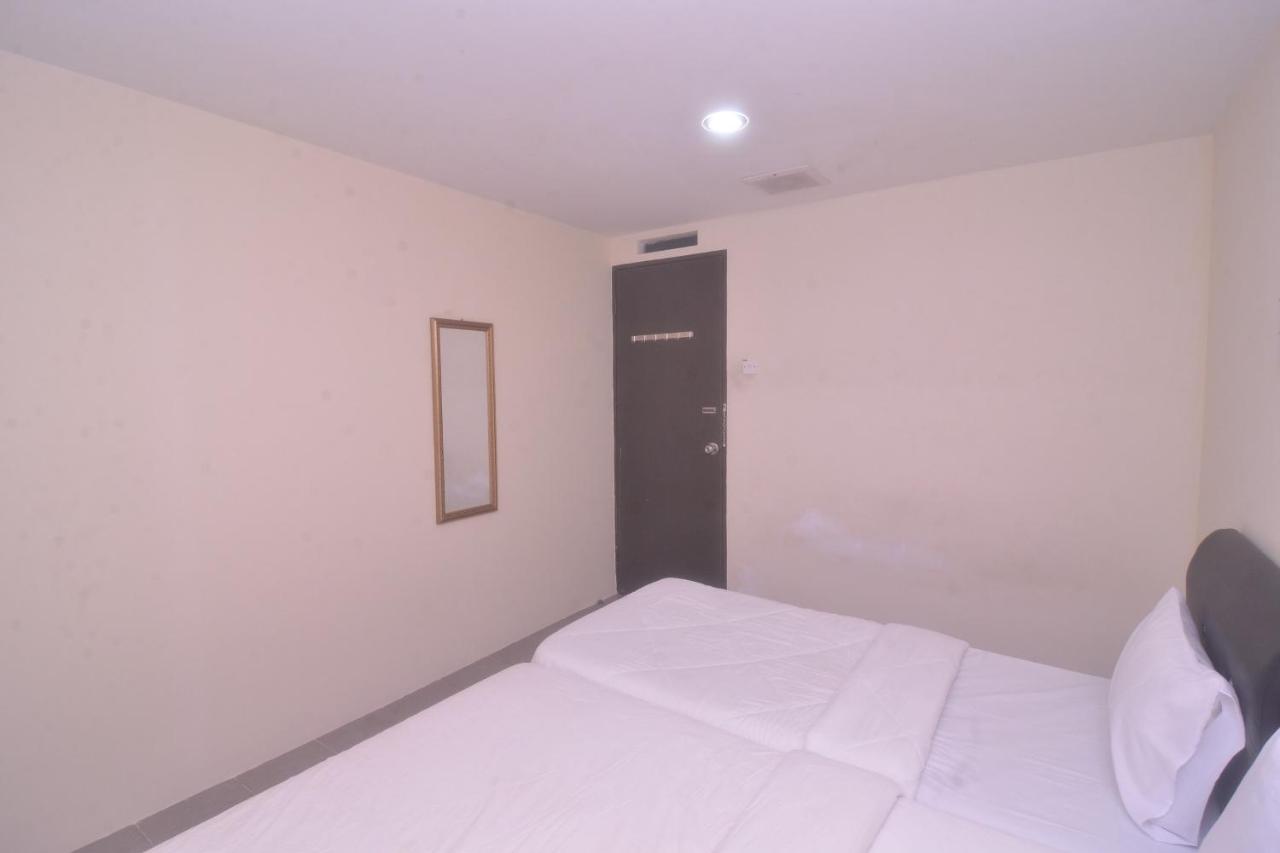สปอต ออน 89886 แบ็คแพ็คเกอร์ สเตย์ เซอร์วิซ Hotel กูชิง ภายนอก รูปภาพ