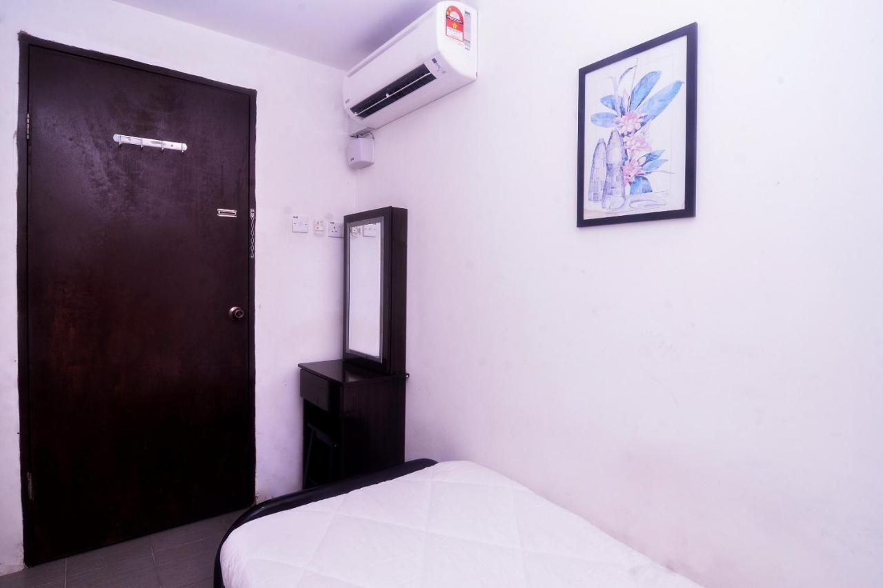 สปอต ออน 89886 แบ็คแพ็คเกอร์ สเตย์ เซอร์วิซ Hotel กูชิง ภายนอก รูปภาพ